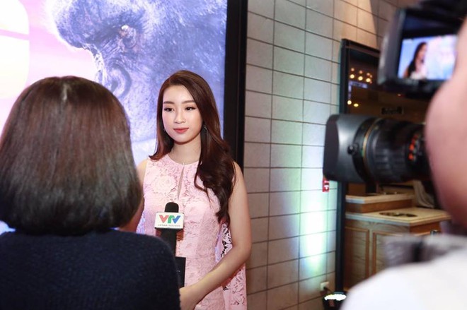 Hoa hậu Mỹ Linh và Á hậu Thanh Tú đẹp nổi bật trong buổi ra mắt phim Kong: Đảo đầu lâu - Ảnh 2.