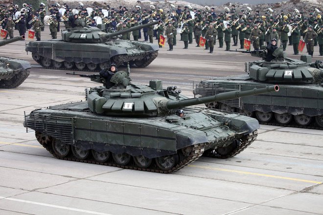 Vũ khí bí ẩn của Nga lần đầu xuất hiện trong Lễ duyệt binh Ngày chiến thắng - Ảnh 3.