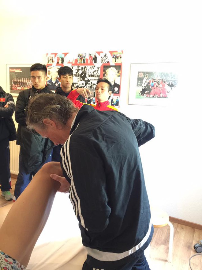 Chuyên gia của Ronaldo, Schweinsteiger đến giúp đỡ U20 Việt Nam miễn phí - Ảnh 9.