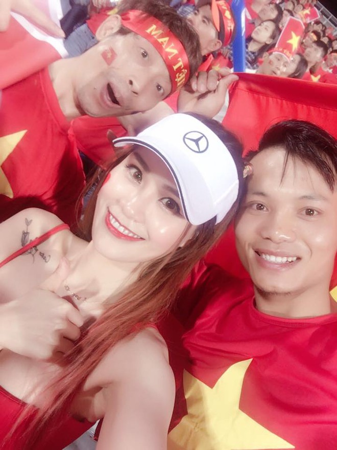 Cận cảnh nữ CĐV sexy trong trận U20 Việt Nam gặp U20 Honduras - Ảnh 3.