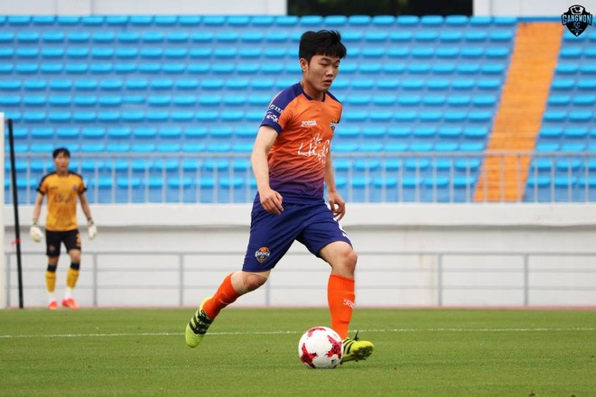Xuân Trường nhận những lời “khó nghe” từ HLV của Gangwon FC - Ảnh 1.