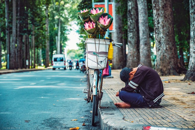 Khoảnh khắc trên phố Sài Gòn ngày hè khiến bao trái tim lỡ nhịp - Ảnh 3.