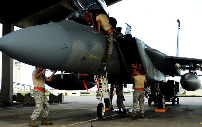 Cảnh báo Triều Tiên - Không quân Mỹ cho F-15 diễu binh Voi đi bộ trong tình hình nóng - Ảnh 5.