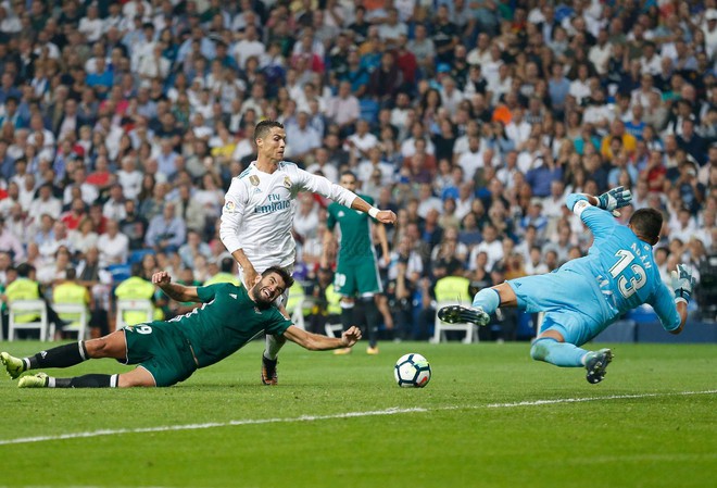 Real Madrid khủng hoảng: Là ngọn núi, hay chỉ là hòn sỏi? - Ảnh 3.