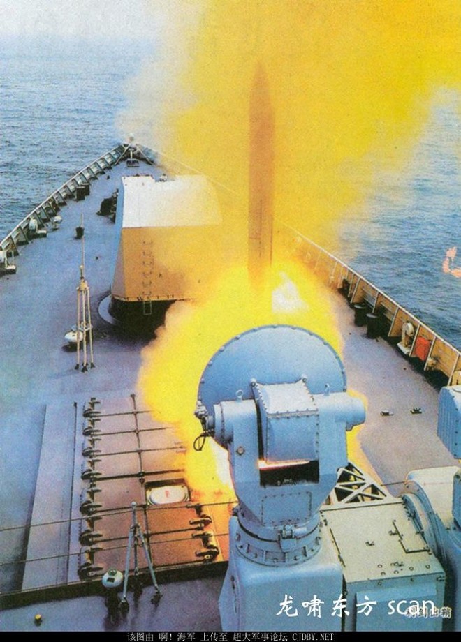 Lộ diện tên lửa chống hạm cực kỳ nguy hiểm của tàu khu trục Type 052D Trung Quốc - Ảnh 3.