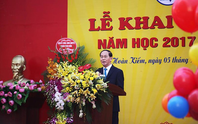 Chủ tịch nước Trần Đại Quang đánh trống khai giảng tại trường THCS Trưng Vương - Ảnh 4.