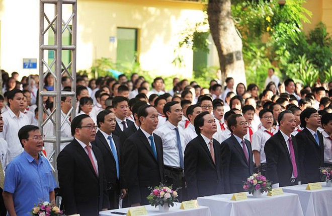 Chủ tịch nước Trần Đại Quang đánh trống khai giảng tại trường THCS Trưng Vương - Ảnh 3.