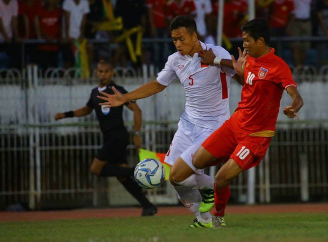 CĐV đau đớn, nêu ý kiến phải mời Van der Sar về dạy thủ môn Việt Nam chơi bóng - Ảnh 1.