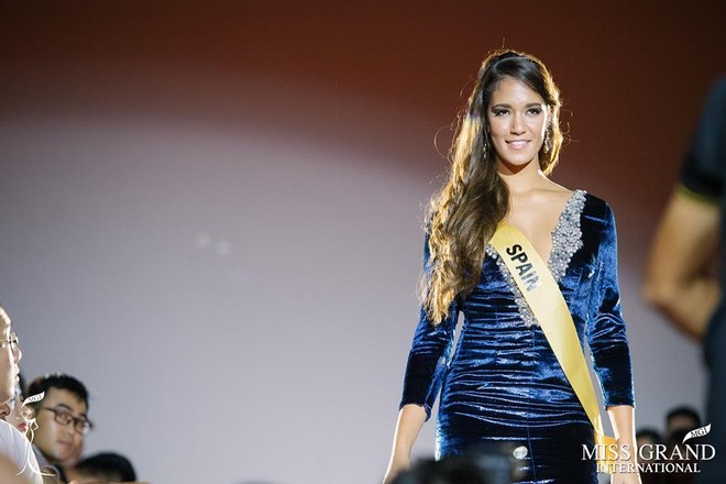 Hoa hậu Hòa bình Quốc tế tại VN: Hoa hậu Tây Ban Nha dính sự cố  - Ảnh 3.