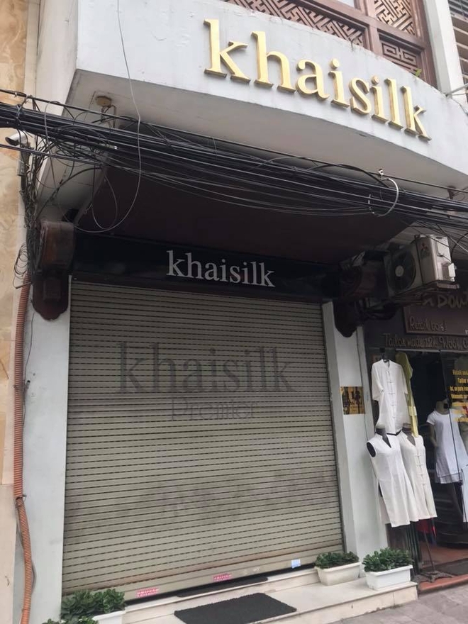 Kiểm tra cửa hàng Khaisilk: Tạm thu giữ hơn 50 sản phẩm, tổng giá trị niêm yết hơn 30 triệu - Ảnh 2.