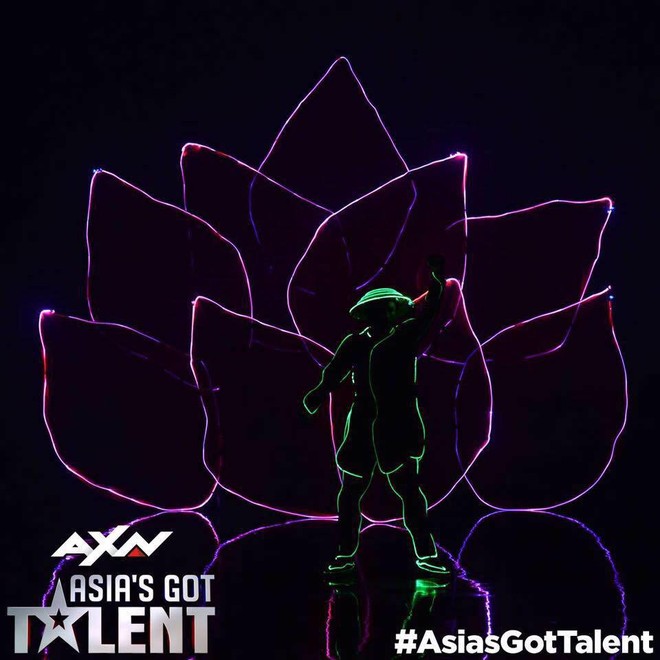 Đại diện Việt Nam gây sốt ở Asia Got Talent: Trưởng nhóm phải bán xe gom tiền đi thi! - Ảnh 4.