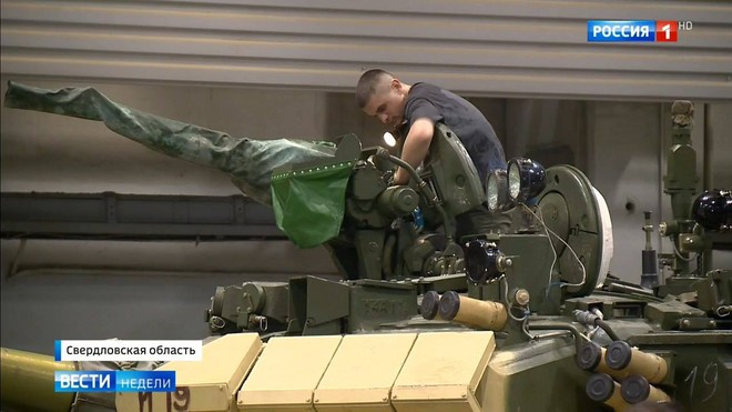 Thỏa ước mong: Xe tăng T-90S Nga sản xuất cho khách hàng nước ngoài đã lắp giáp đời mới - Ảnh 1.
