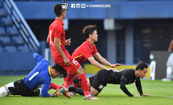 Công Phượng 2 lần rực sáng, U23 Việt Nam đánh bại Thái Lan ngay trên đất khách - Ảnh 3.