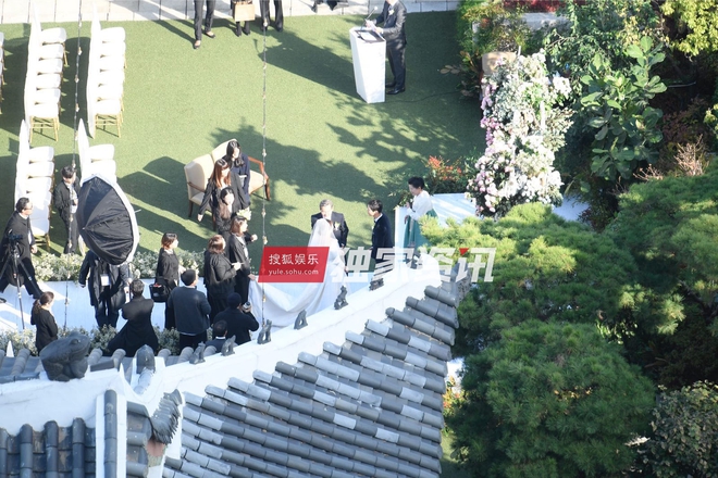 [TRỰC TIẾP TỪ HÀN QUỐC] Siêu đám cưới Song Hye Kyo - Song Joong Ki: Cô dâu chú rể tươi rói bên dàn khách mời hạng A - Ảnh 42.