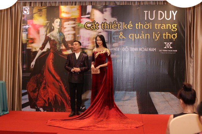 Hoa hậu Thủy Tiên trình diễn trang phục của các Nhà thiết kế học việc - Ảnh 12.