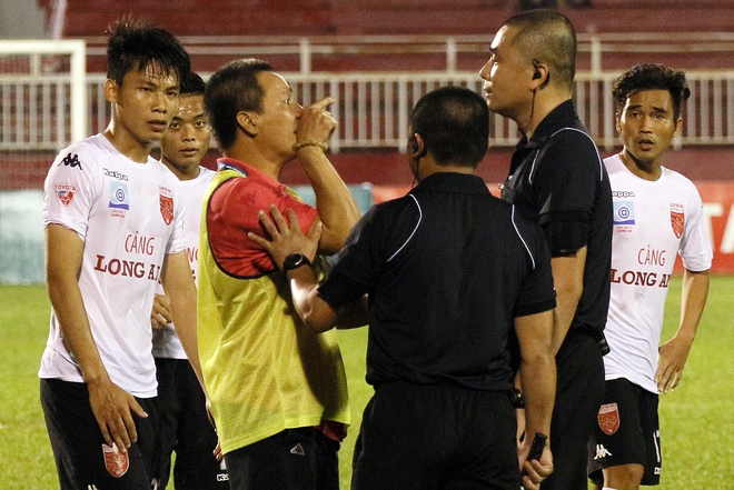 Tổng thư ký VFF: Không có chuyện tạm dừng V-League 2017 - Ảnh 3.