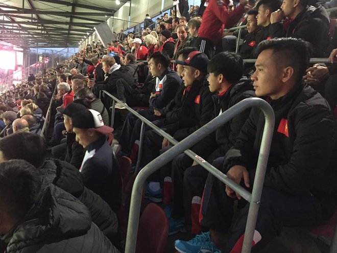 U20 Việt Nam háo hức dự khán trận cầu thuộc Bundesliga - Ảnh 3.