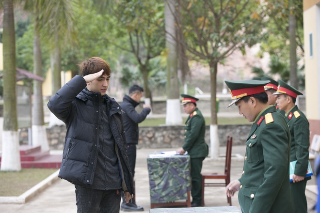 Bình An, Quốc Thiên, Xuân Phúc khổ sở trong ngày đầu nhập ngũ - Ảnh 3.