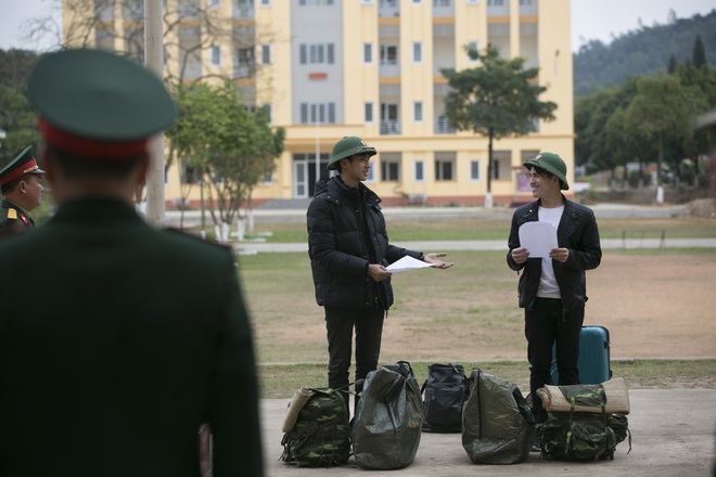 Bình An, Quốc Thiên, Xuân Phúc khổ sở trong ngày đầu nhập ngũ - Ảnh 4.