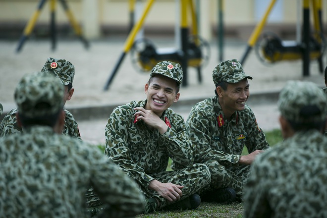 Nhập ngũ, ca sĩ Quốc Thiên vẫn đòi uống sữa và chống đối chỉ huy - Ảnh 5.