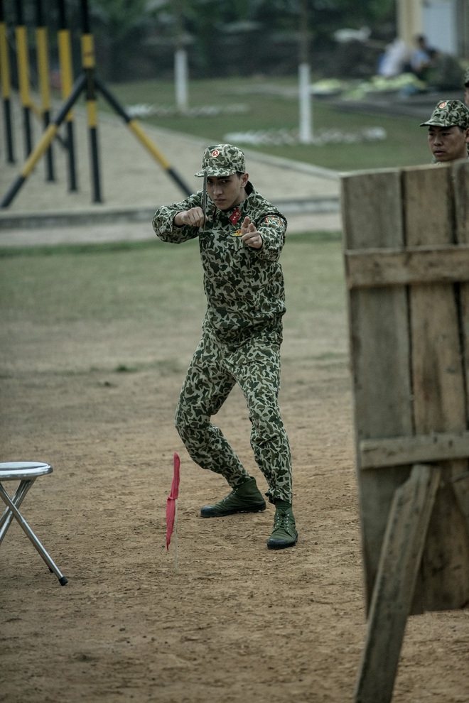 Hot boy Bình An liên tục bị ném đá vì thái độ trong quân ngũ - Ảnh 9.