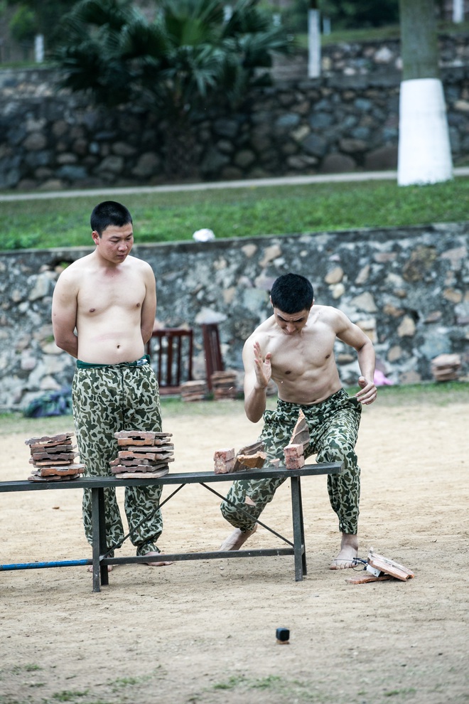 Bình An, Quốc Thiên tái mặt vì các bài tập của đặc công - Ảnh 8.