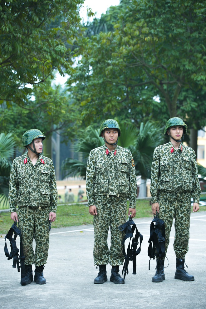 Bình An, Quốc Thiên căng thẳng khi phải leo xuống từ nhà cao tầng - Ảnh 9.