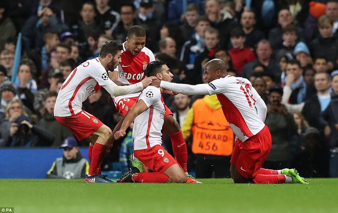Pep Guardiola dụng binh cực hiểm, Man City quật ngã Monaco trong trận đấu không tưởng - Ảnh 2.