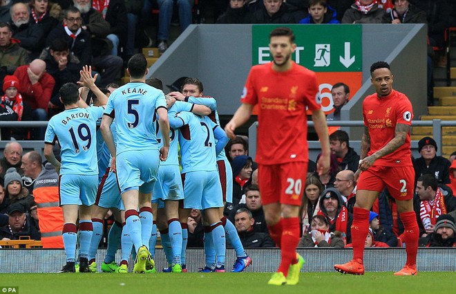 Độc diễn Premier League, Liverpool ngược dòng xây chắc suất Champions League - Ảnh 9.