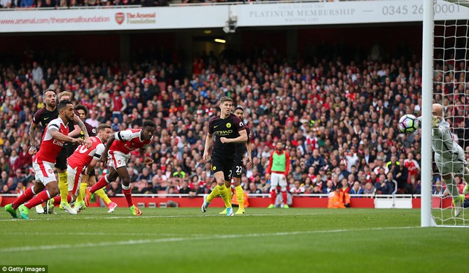 Nối gót Man United, Arsenal lẫn Man City ngậm ngùi nhìn Liverpool từ hàng ghế thấp - Ảnh 28.
