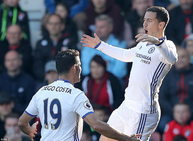 Eden Hazard san bằng kỷ lục trong ngày Chelsea ngập tràn siêu phẩm và may mắn - Ảnh 13.