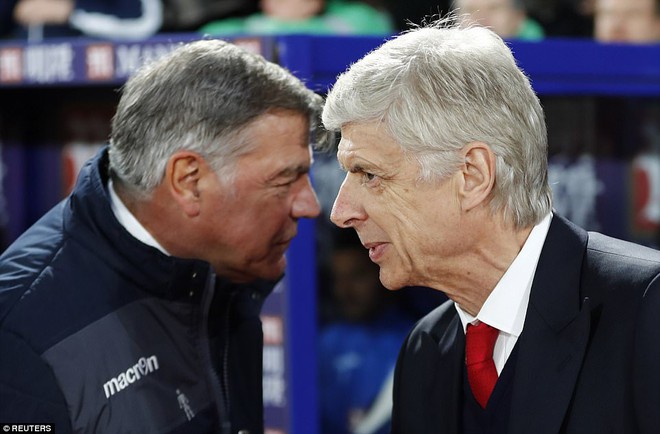 Tiết lộ bí mật đầy ấm ức của Wenger; xuất hiện kẻ muốn tiêu diệt cả Premier League - Ảnh 2.