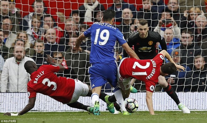 Tự phế võ công để chơi đòn quyết tử, Man United xé tan Chelsea trên Old Trafford - Ảnh 19.