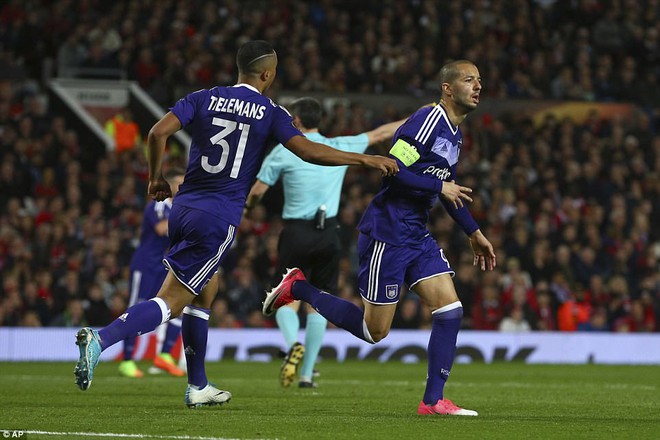 Đặt niềm tin vào Ibrahimovic, Mourinho khiến Old Trafford trải qua đủ 90 phút hãi hùng - Ảnh 17.