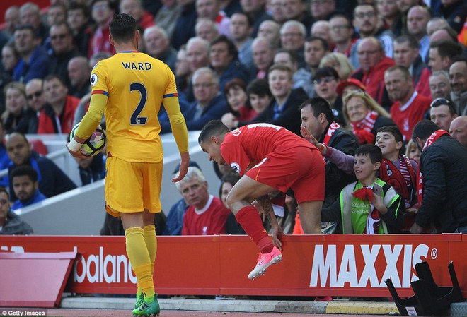 Dù Coutinho vẽ cầu vồng ở Anfield, Liverpool vẫn thơm thảo nhường top 4 cho Manchester - Ảnh 6.