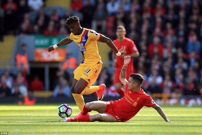 Dù Coutinho vẽ cầu vồng ở Anfield, Liverpool vẫn thơm thảo nhường top 4 cho Manchester - Ảnh 8.