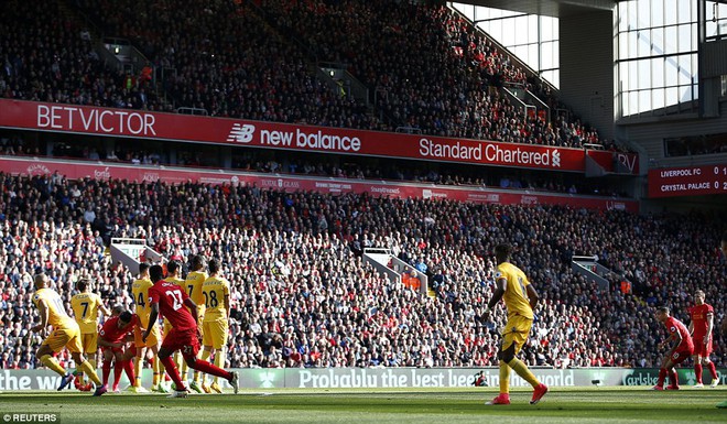 Dù Coutinho vẽ cầu vồng ở Anfield, Liverpool vẫn thơm thảo nhường top 4 cho Manchester - Ảnh 12.