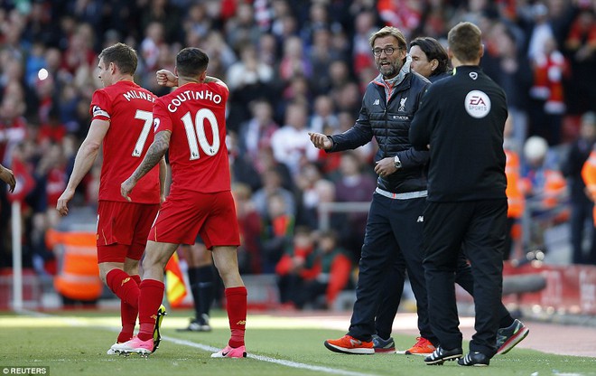 Dù Coutinho vẽ cầu vồng ở Anfield, Liverpool vẫn thơm thảo nhường top 4 cho Manchester - Ảnh 14.