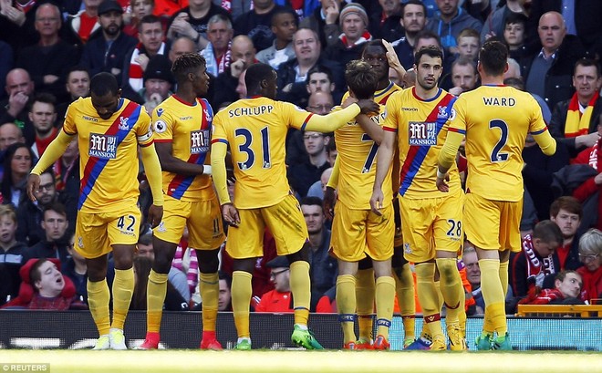 Dù Coutinho vẽ cầu vồng ở Anfield, Liverpool vẫn thơm thảo nhường top 4 cho Manchester - Ảnh 15.