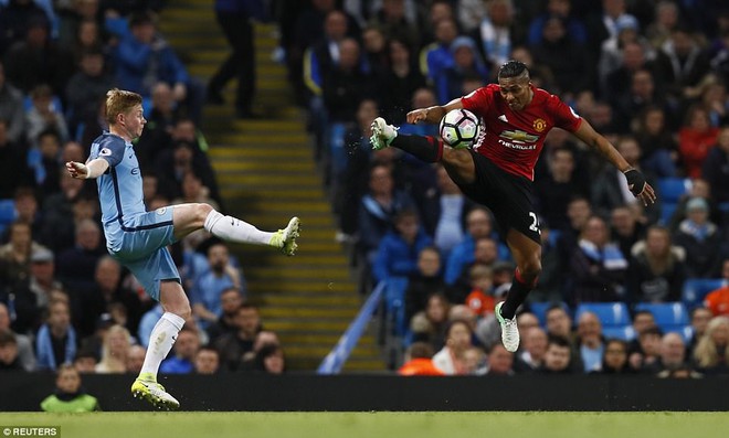 Sống sót sau derby Manchester, Quỷ đỏ thở phào nhẹ nhõm - Ảnh 10.