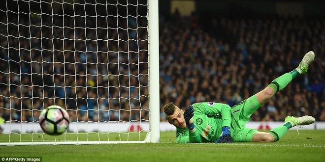 Sống sót sau derby Manchester, Quỷ đỏ thở phào nhẹ nhõm - Ảnh 14.