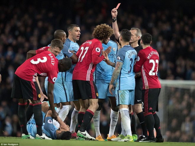 Sống sót sau derby Manchester, Quỷ đỏ thở phào nhẹ nhõm - Ảnh 26.