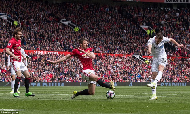 Khoảnh khắc tinh quái mang tên Rashford chẳng thể giải cứu thành công Old Trafford - Ảnh 8.