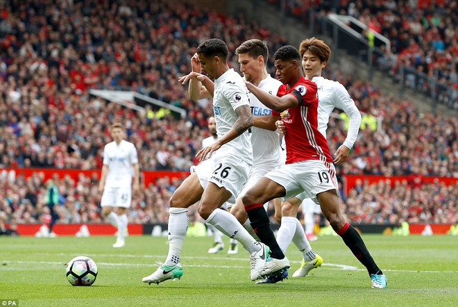 Khoảnh khắc tinh quái mang tên Rashford chẳng thể giải cứu thành công Old Trafford - Ảnh 12.