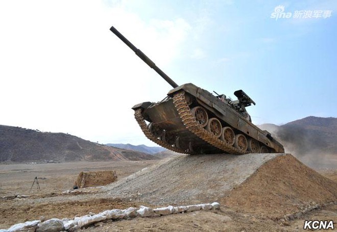 Hoành tráng cuộc thi Tank Biathlon phiên bản Triều Tiên - Ảnh 4.
