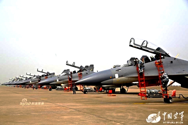 [ẢNH] Song kiếm Su-30MKK và J-10 của Trung Quốc huấn luyện tác chiến - Ảnh 3.