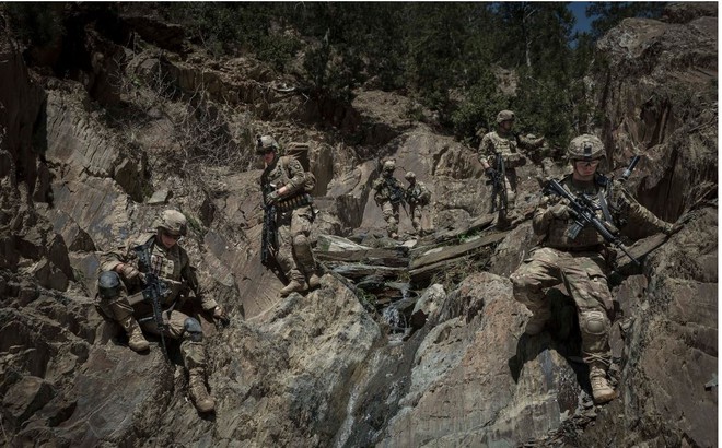 Cuộc chiến khốc liệt qua 3 đời TT Mỹ ở Afghanistan dưới góc nhìn của nhiếp ảnh gia NYT - Ảnh 4.