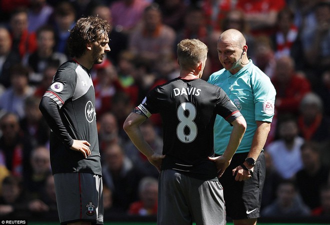 Anfield im bặt tiếng cười trong ngày James Milner ném đi quyền tự quyết của Liverpool - Ảnh 6.