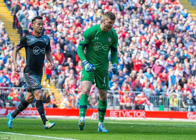 Anfield im bặt tiếng cười trong ngày James Milner ném đi quyền tự quyết của Liverpool - Ảnh 21.