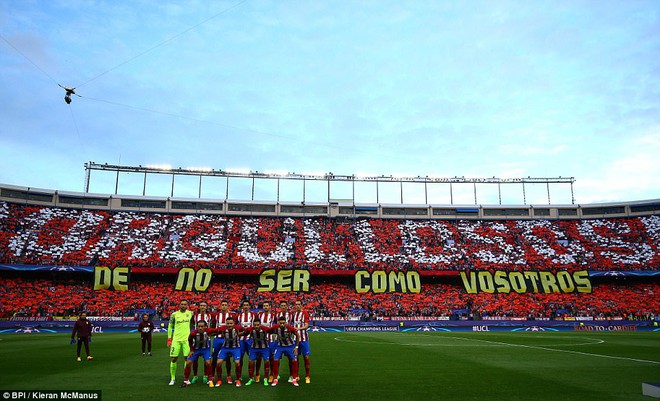 Vicente Calderon gầm vang trong ngày Real Madrid toát mồ hôi lạnh - Ảnh 7.